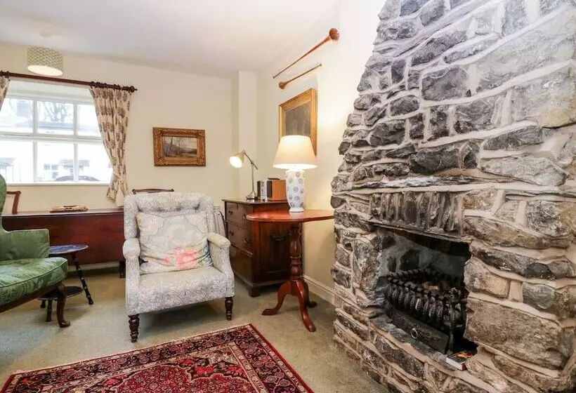 Longlands The Coach House