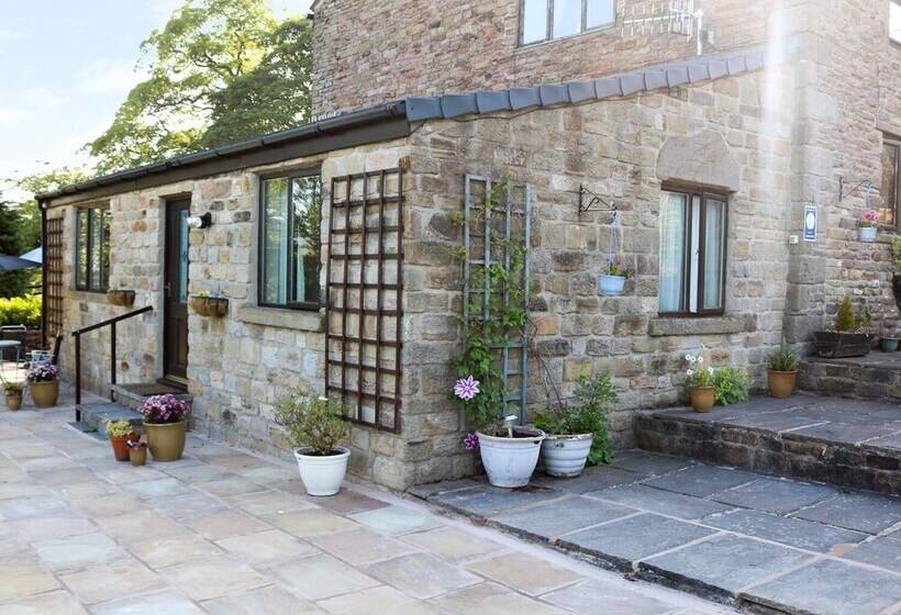 The Cottage At Moseley House Farm