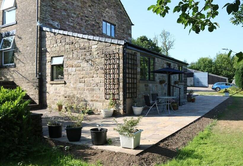The Cottage At Moseley House Farm