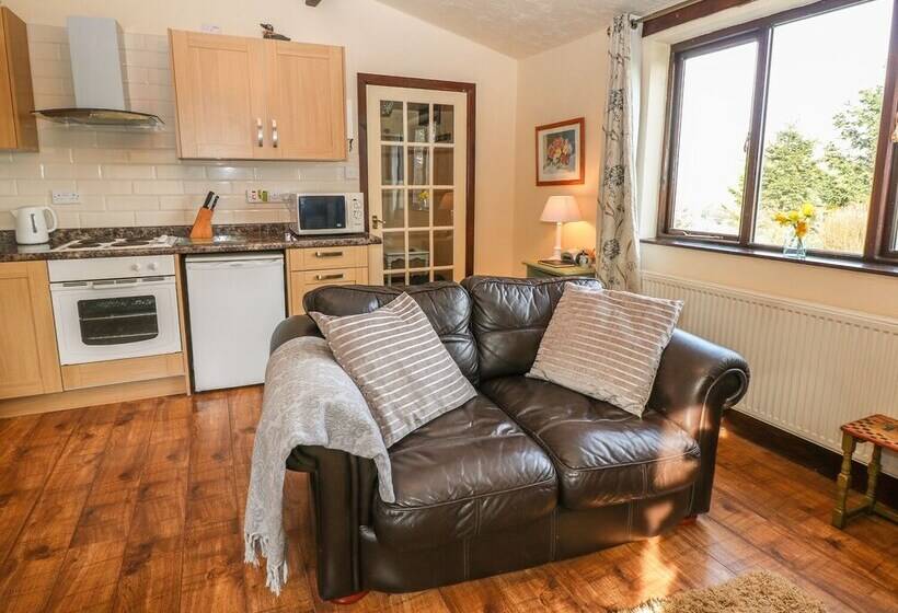 The Cottage At Moseley House Farm