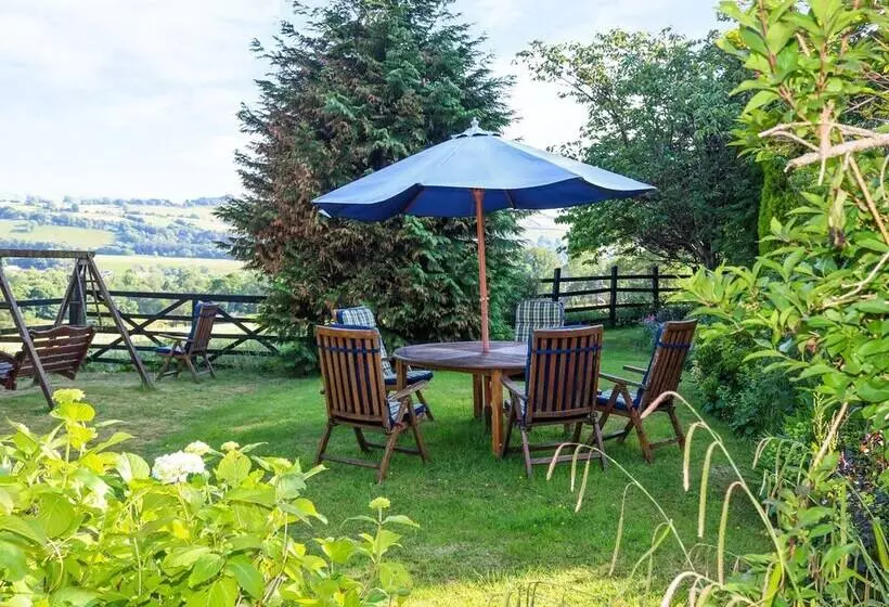 The Cottage At Moseley House Farm