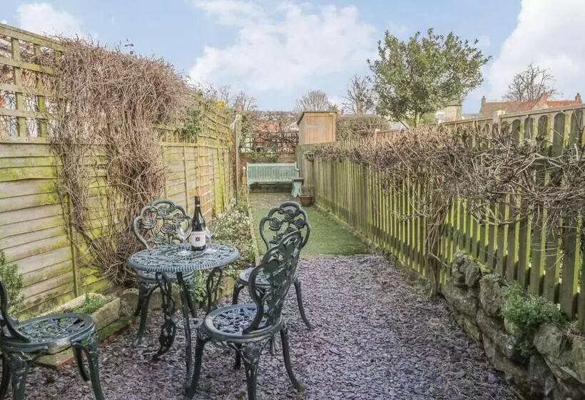 31 Outgang Road