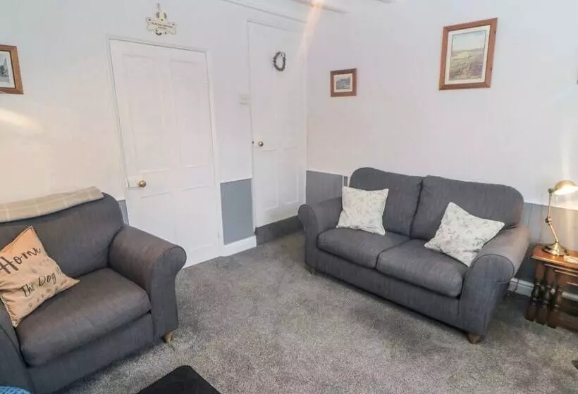 31 Outgang Road
