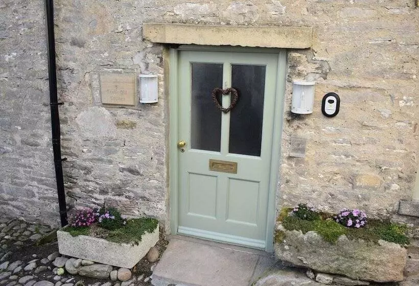 Castle Hill Cottage