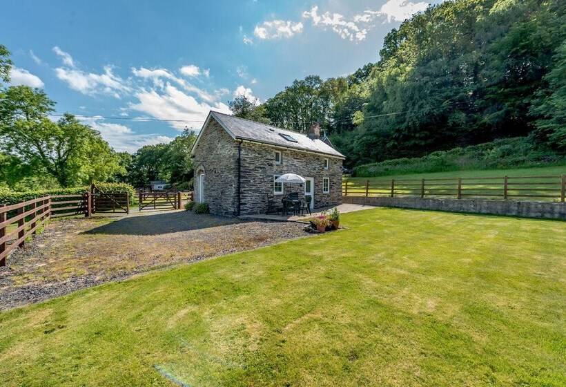 Cwmdu Cottage