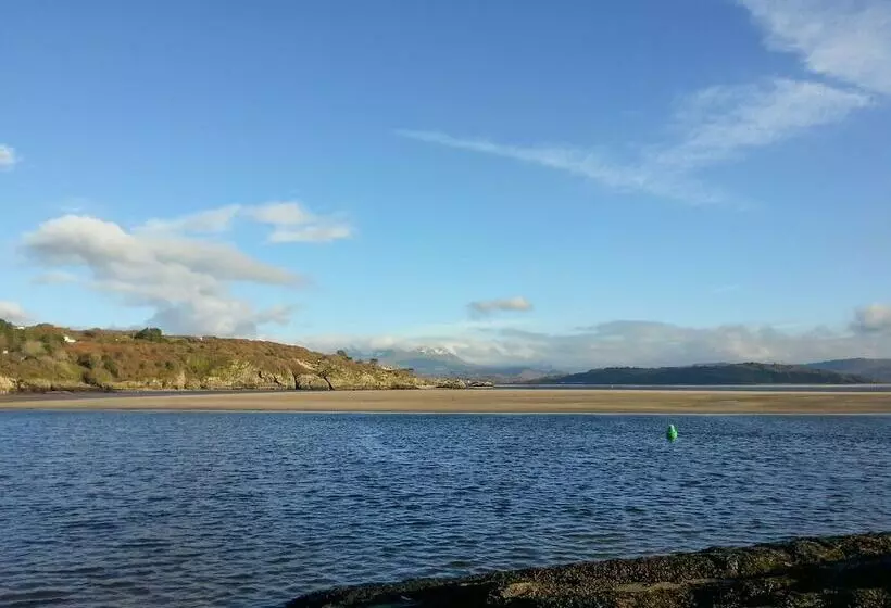 Llannor