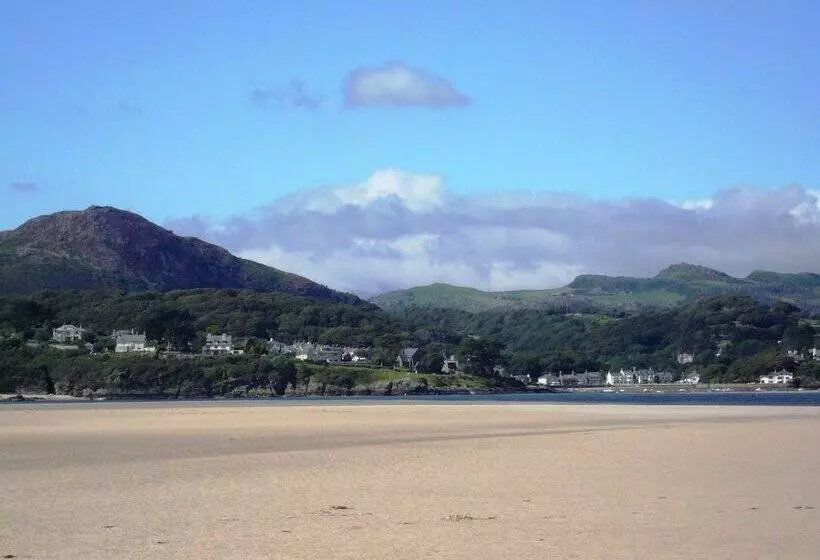 Llannor