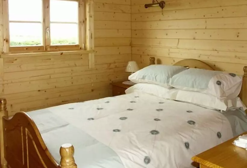 Thornlea Log Cabin