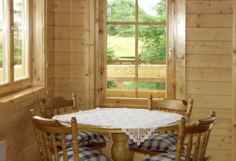 Thornlea Log Cabin