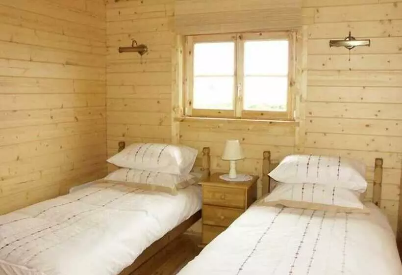 Thornlea Log Cabin