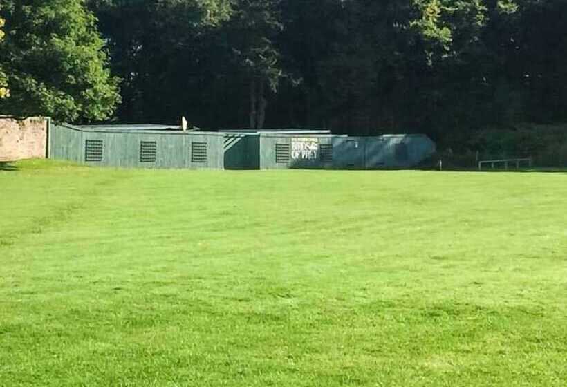 Walworth Castle Holiday Cottage