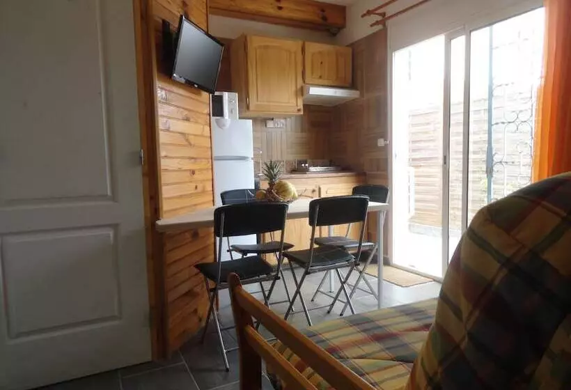 هاستل Smart Lidays