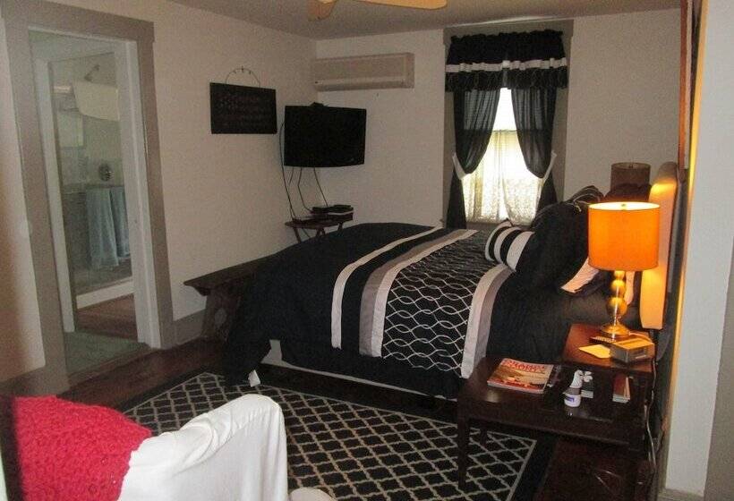 Buck's Homestead B&b