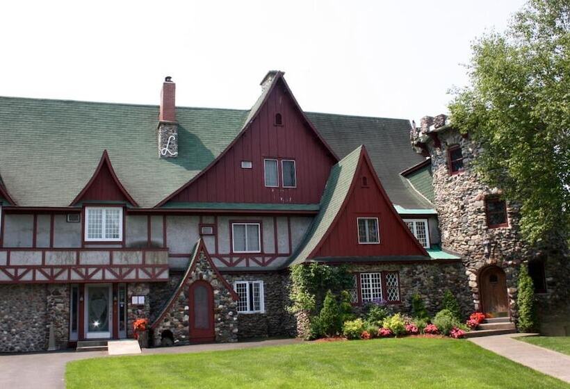 Pathsaala Inn & Restaurant