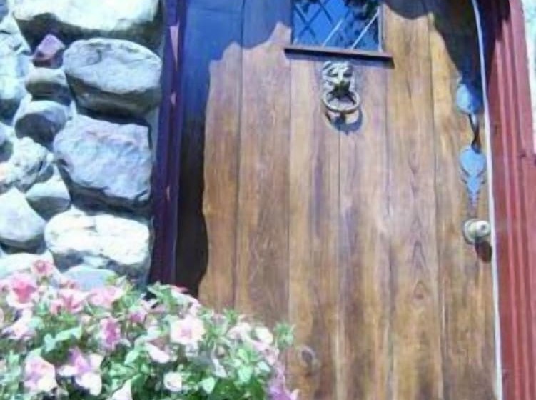 Pathsaala Inn & Restaurant