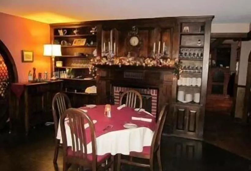 Pathsaala Inn & Restaurant