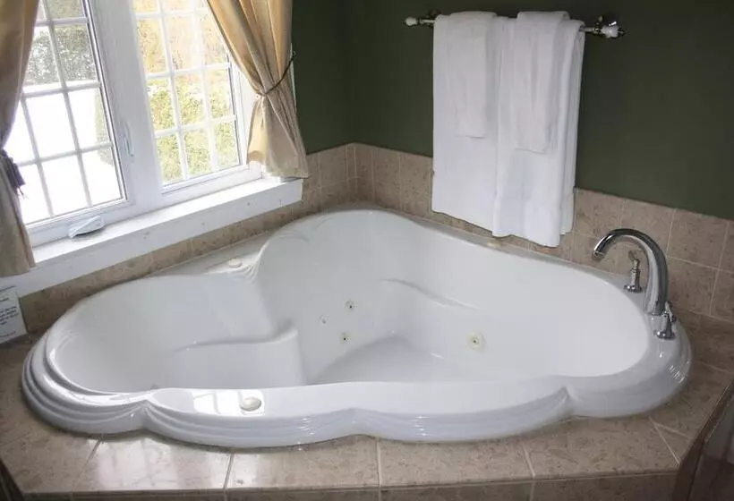 Pathsaala Inn & Restaurant