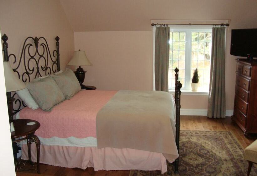 Pathsaala Inn & Restaurant