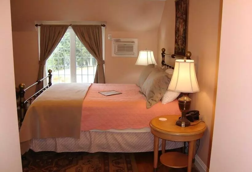 Pathsaala Inn & Restaurant