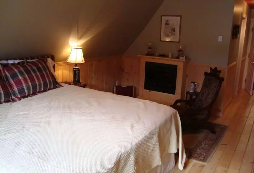 Pathsaala Inn & Restaurant