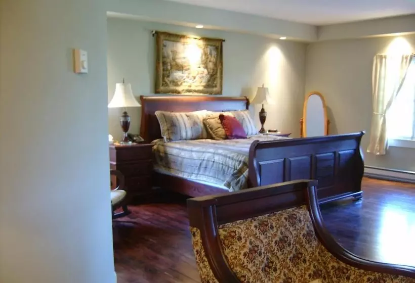 Pathsaala Inn & Restaurant