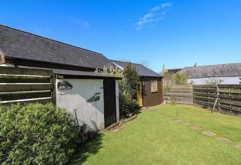 Contention Barn