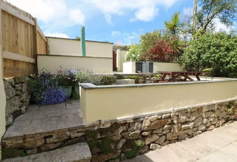 Eldamar Cottage