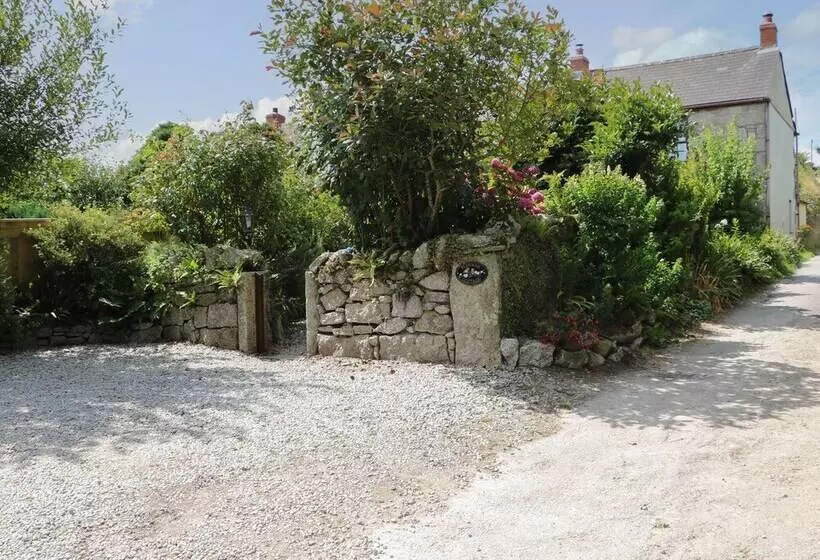 Eldamar Cottage