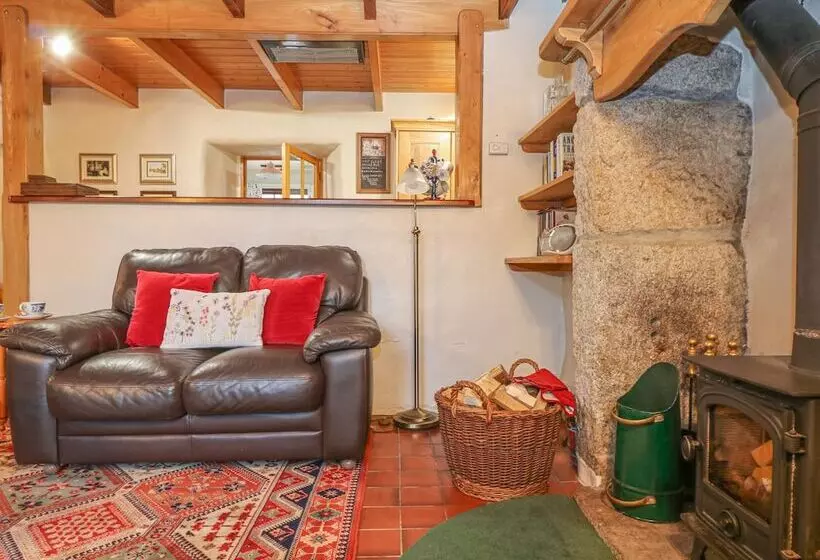 Eldamar Cottage