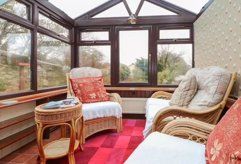 Eldamar Cottage