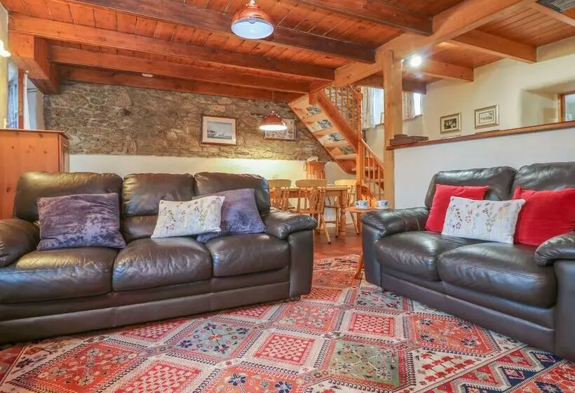 Eldamar Cottage