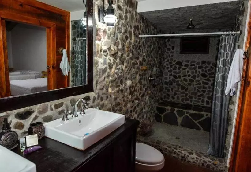 هتل Cabañas De Tzununa