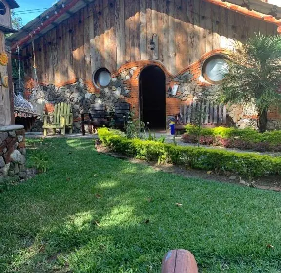 هتل Cabañas De Tzununa