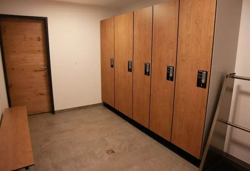 Hotelli Engadin Lodge