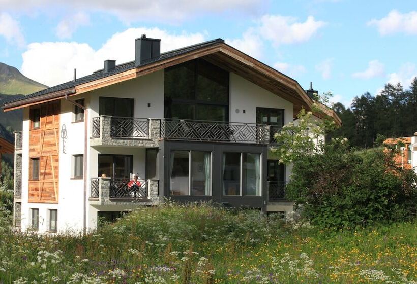 هتل Engadin Lodge