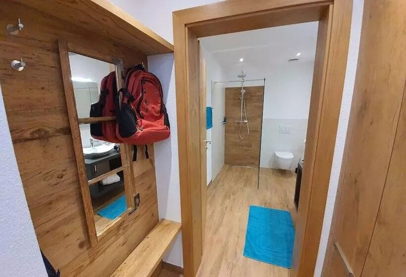 Hotelli Engadin Lodge