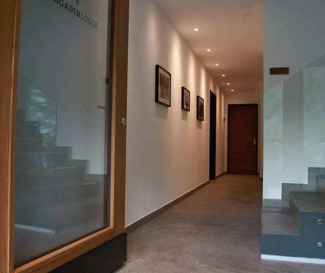 Hotelli Engadin Lodge