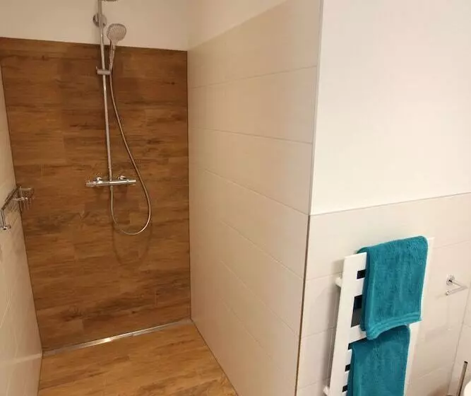 Hotelli Engadin Lodge