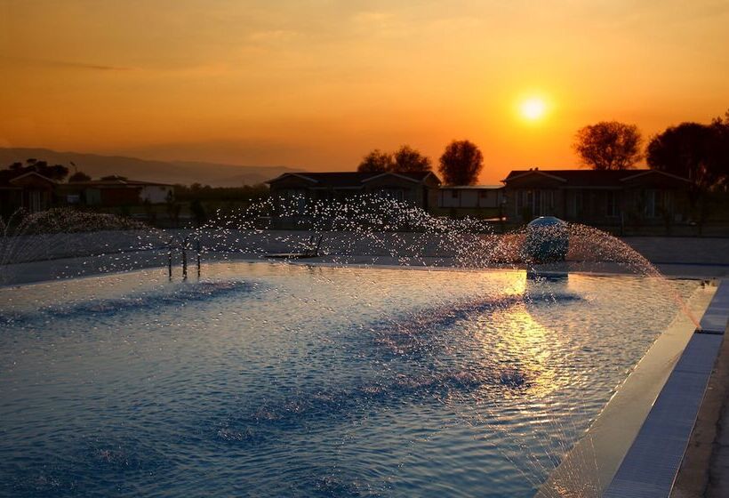 ホテル Tuana Tatil Koyu