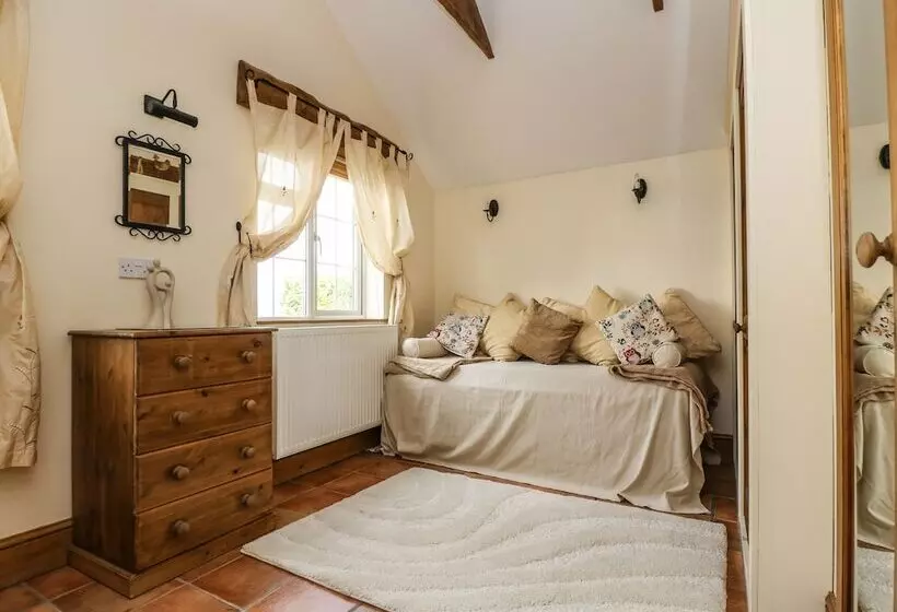 Manor Farmhouse Cottage