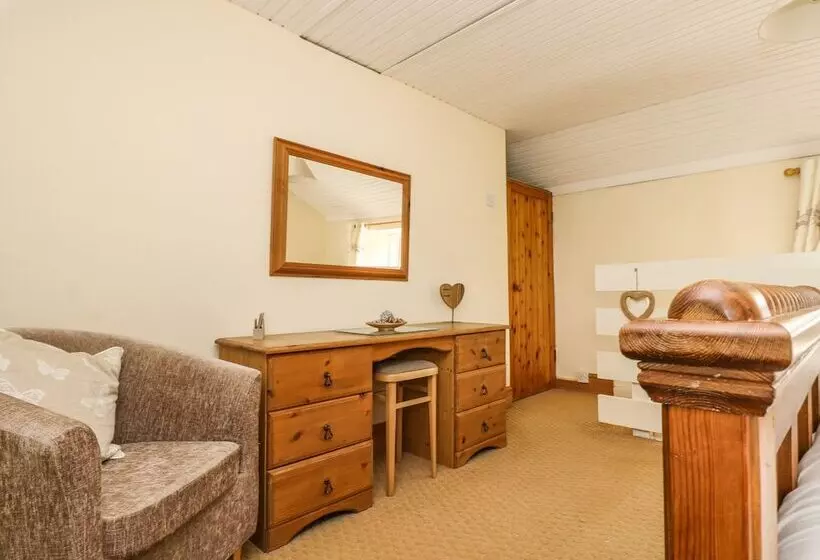 Manor Farmhouse Cottage
