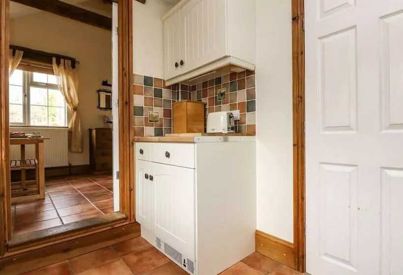 Manor Farmhouse Cottage