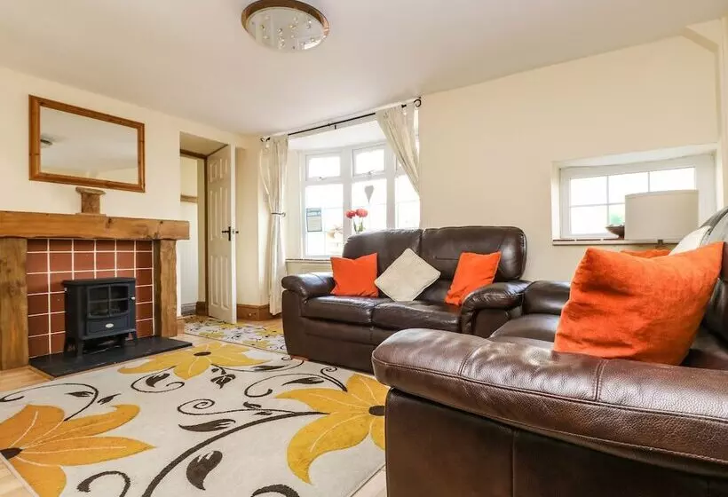 Manor Farmhouse Cottage