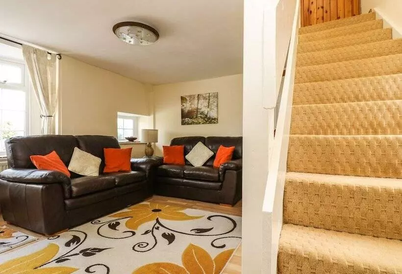 Manor Farmhouse Cottage