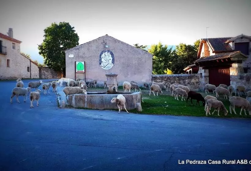 ペンション La Pedraza Casa Rural