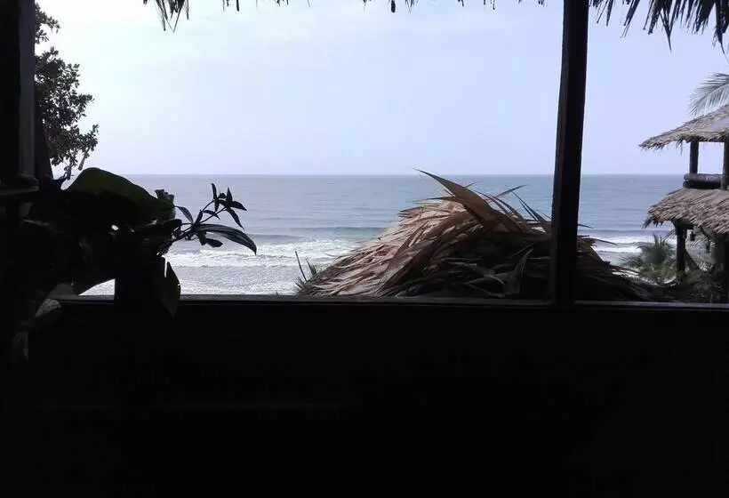 ペンション Lodge El Amargal Reserva Natural, Ecoturismo & Surf