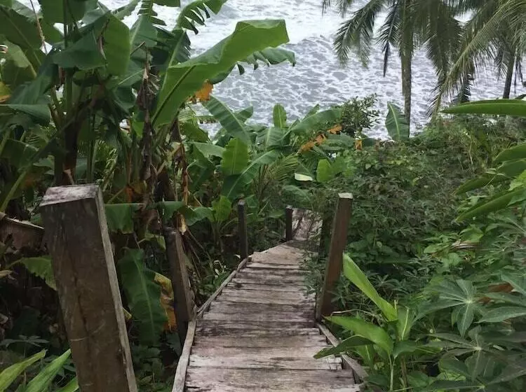 ペンション Lodge El Amargal Reserva Natural, Ecoturismo & Surf