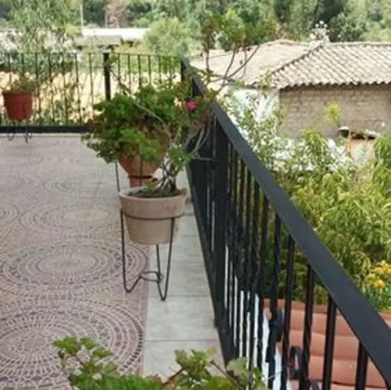 پانسیون Pakareq Tampu Guest House