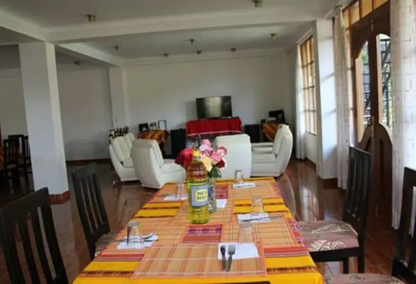 پانسیون Pakareq Tampu Guest House