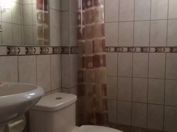پانسیون Pakareq Tampu Guest House